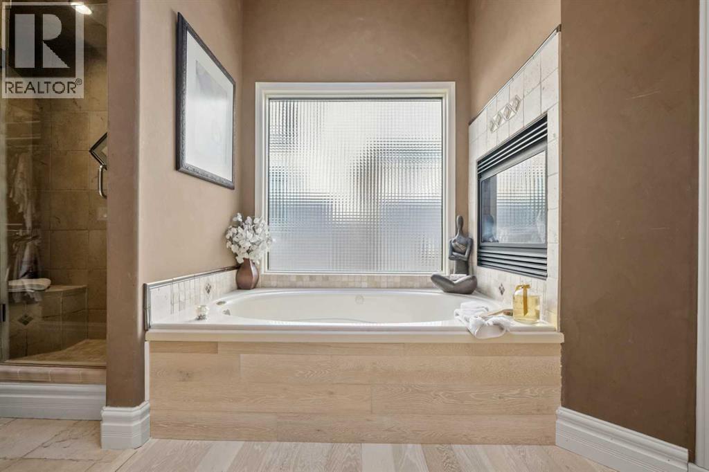 60 Woodpark Close Sw, Calgary, Alberta  T2W 6G9 - Photo 19 - A2286750