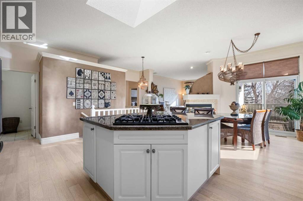 60 Woodpark Close Sw, Calgary, Alberta  T2W 6G9 - Photo 10 - A2286750