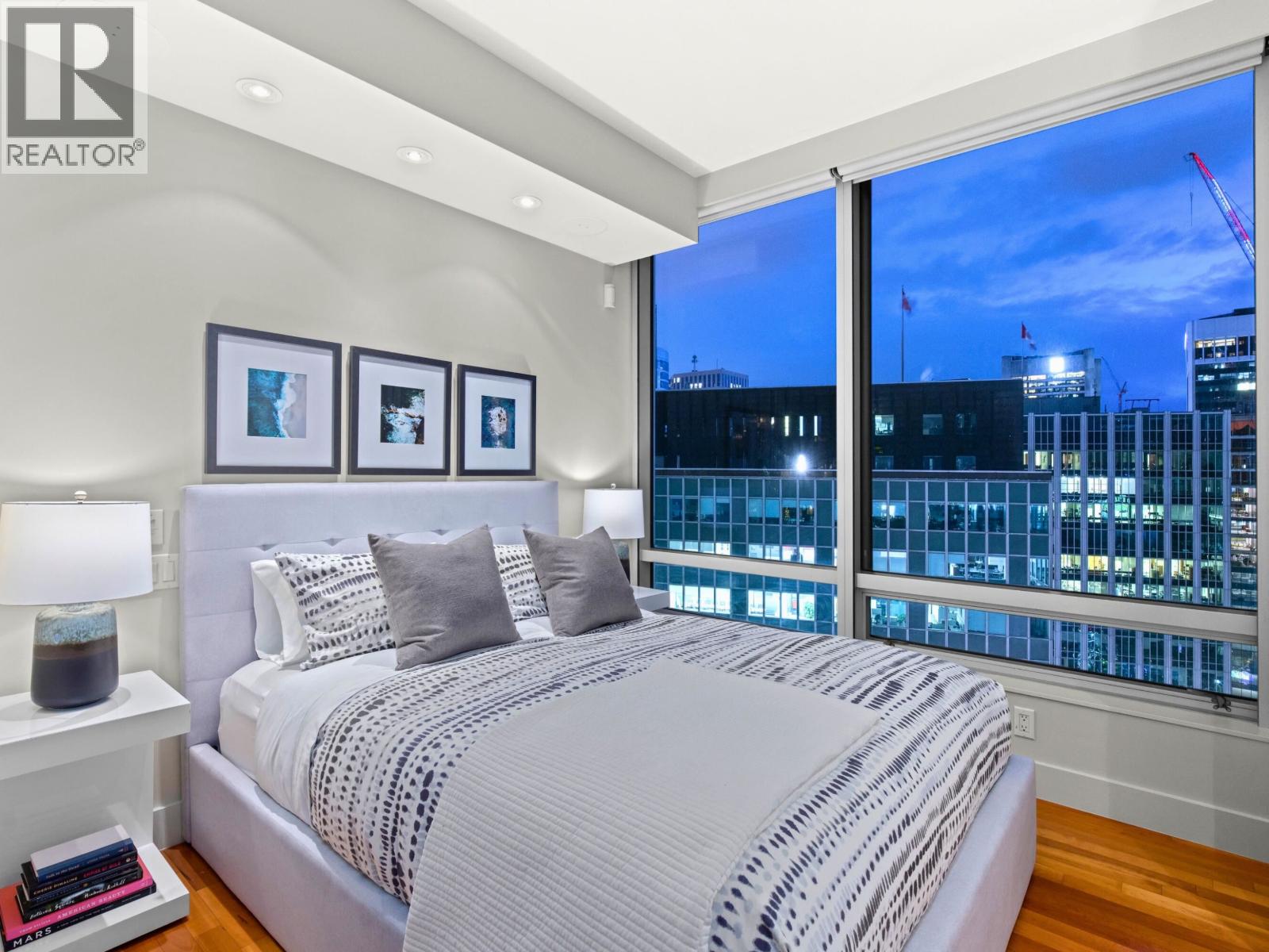 Listing Picture 25 of 40 : 2803 1077 W CORDOVA STREET, Vancouver / 溫哥華 - 魯藝地產 Yvonne Lu Group - MLS Medallion Club Member