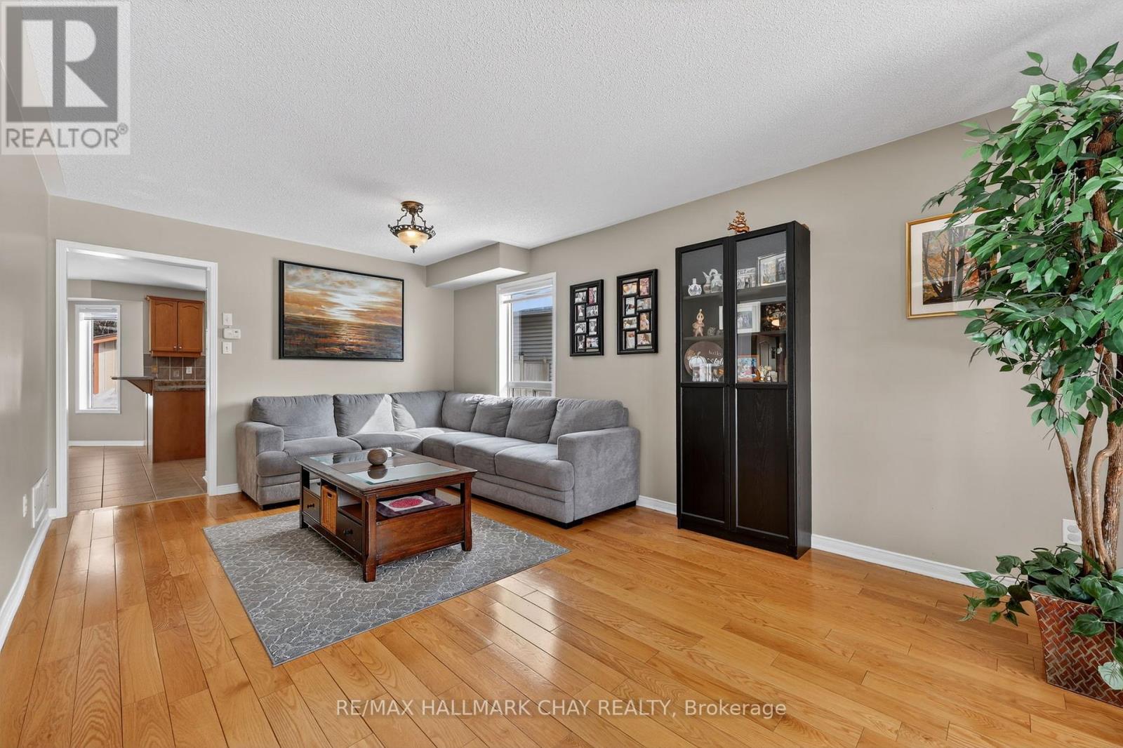 87 Truax Crescent, Essa (Angus), Ontario  L3W 0C1 - Photo 10 - N12938960