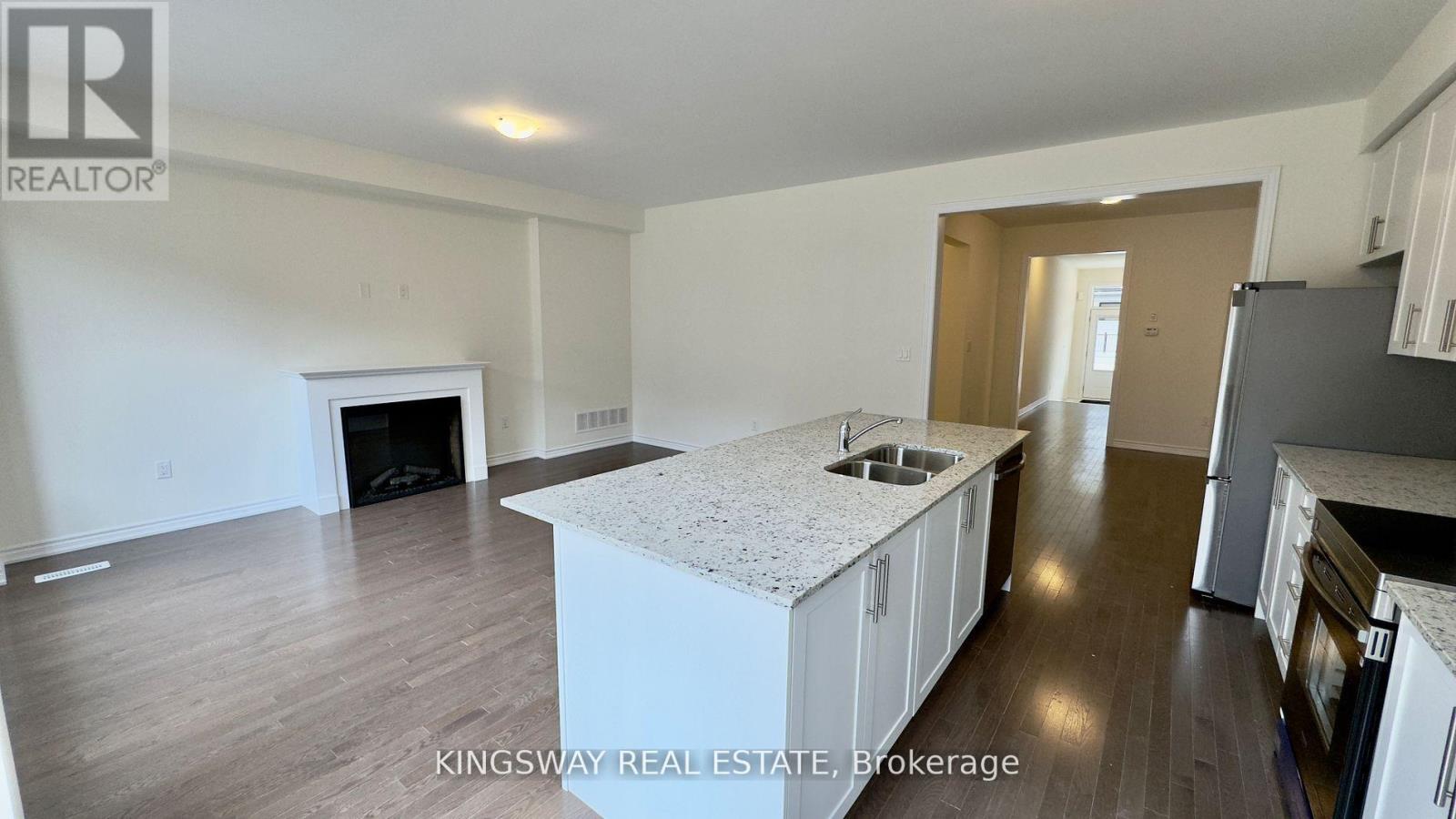 16 Blick Crescent, Aurora, Ontario  L4G 4A7 - Photo 10 - N12939076