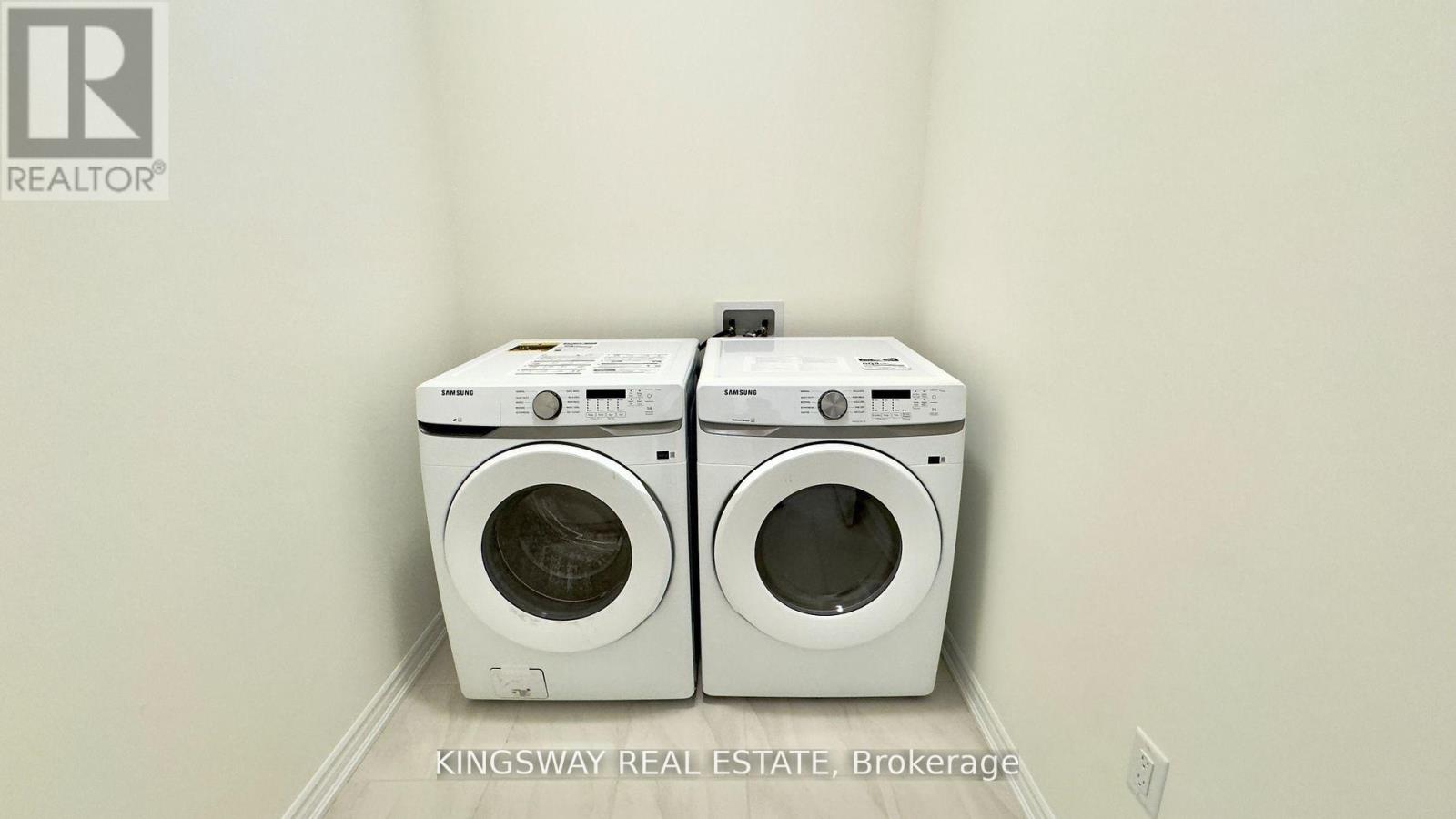 16 Blick Crescent, Aurora, Ontario  L4G 4A7 - Photo 15 - N12939076