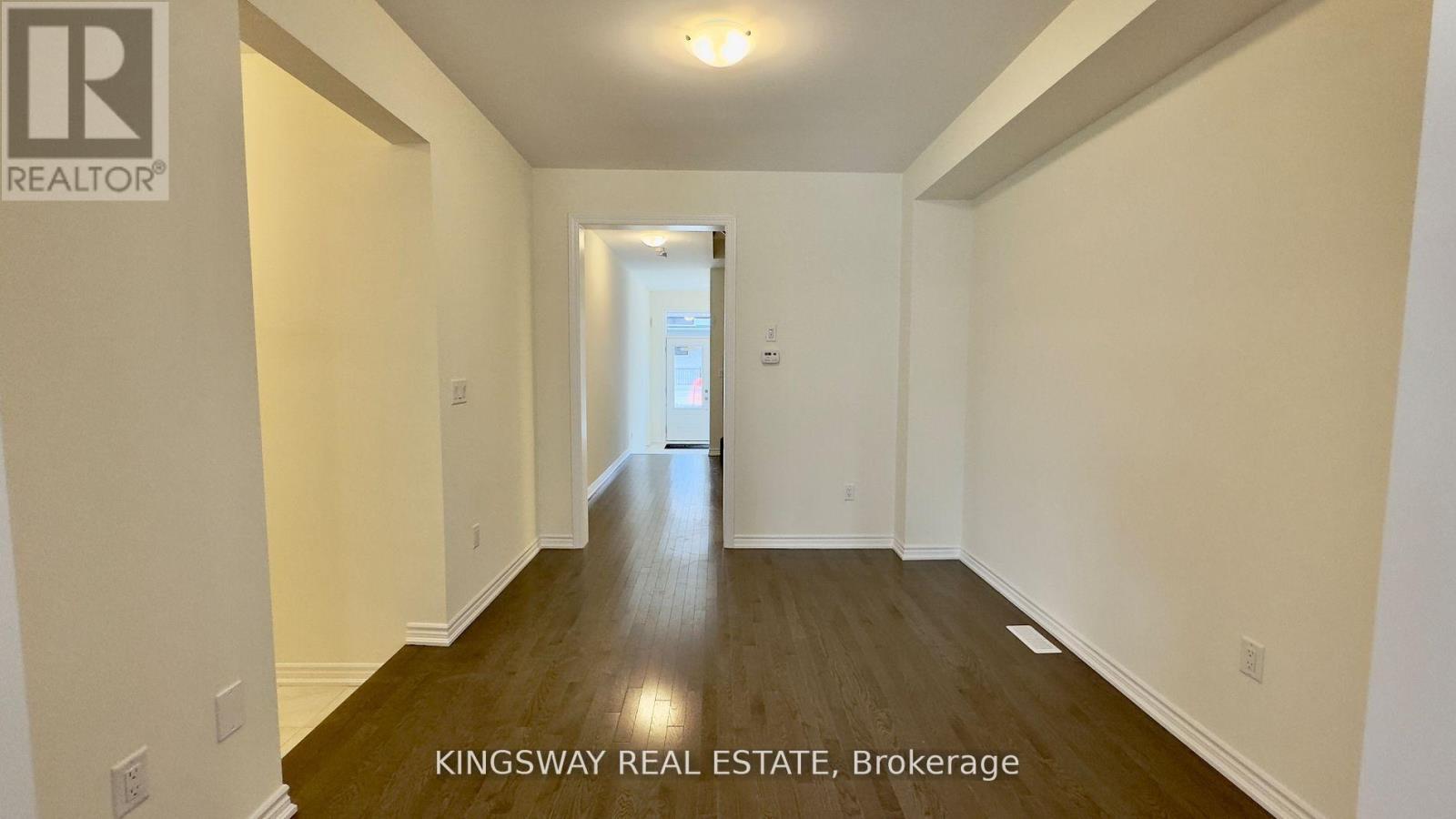 16 Blick Crescent, Aurora, Ontario  L4G 4A7 - Photo 3 - N12939076