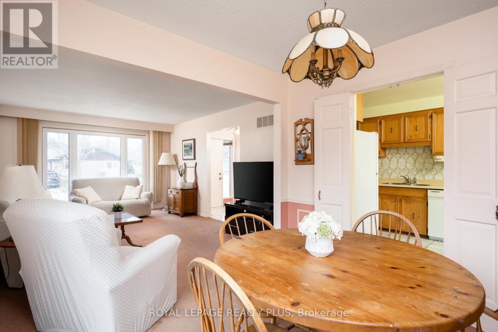 222 Centre Street W, Richmond Hill, Ontario  L4C 5K1 - Photo 10 - N12939096