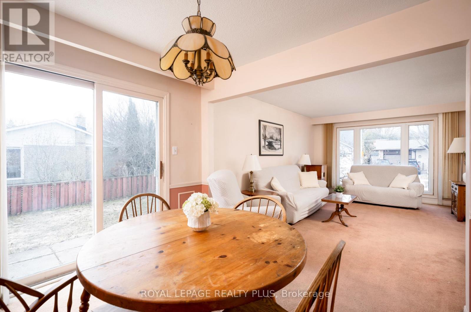 222 Centre Street W, Richmond Hill, Ontario  L4C 5K1 - Photo 11 - N12939096