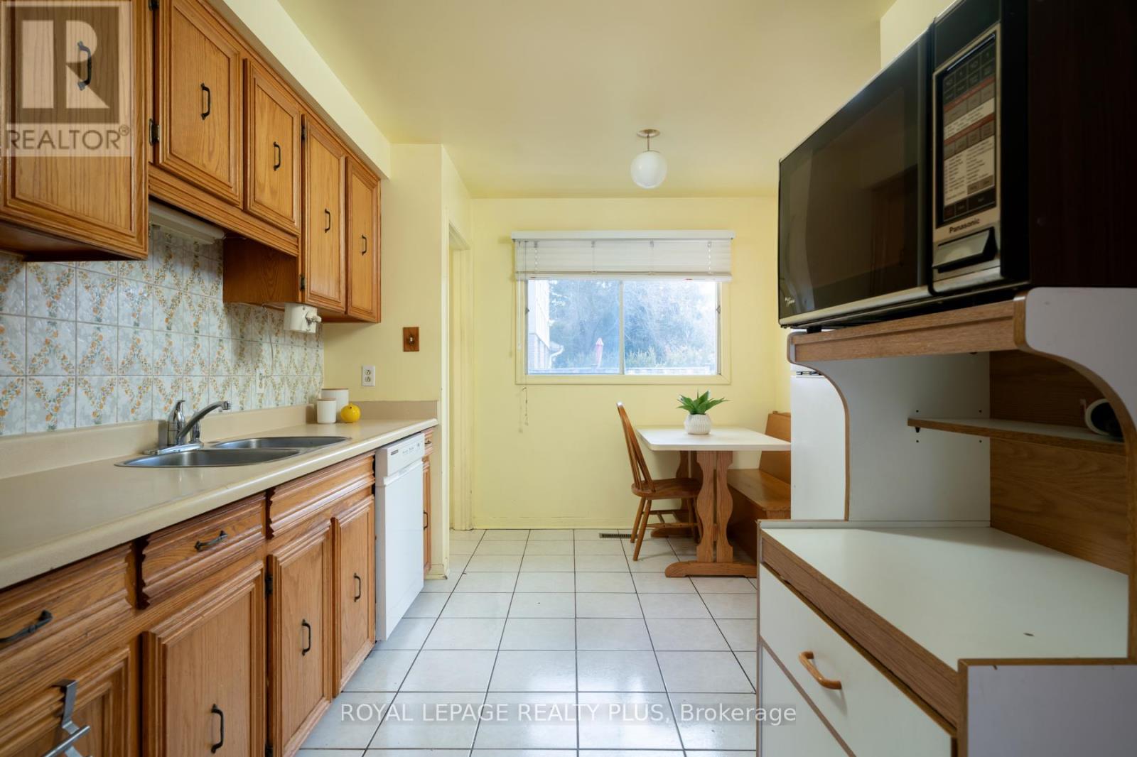 222 Centre Street W, Richmond Hill, Ontario  L4C 5K1 - Photo 21 - N12939096