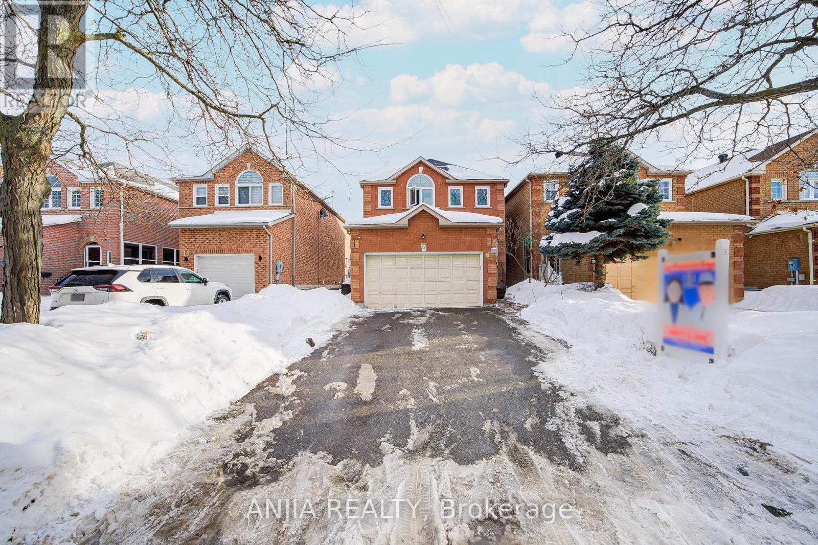 17 KENBOROUGH COURT, Markham, Ontario