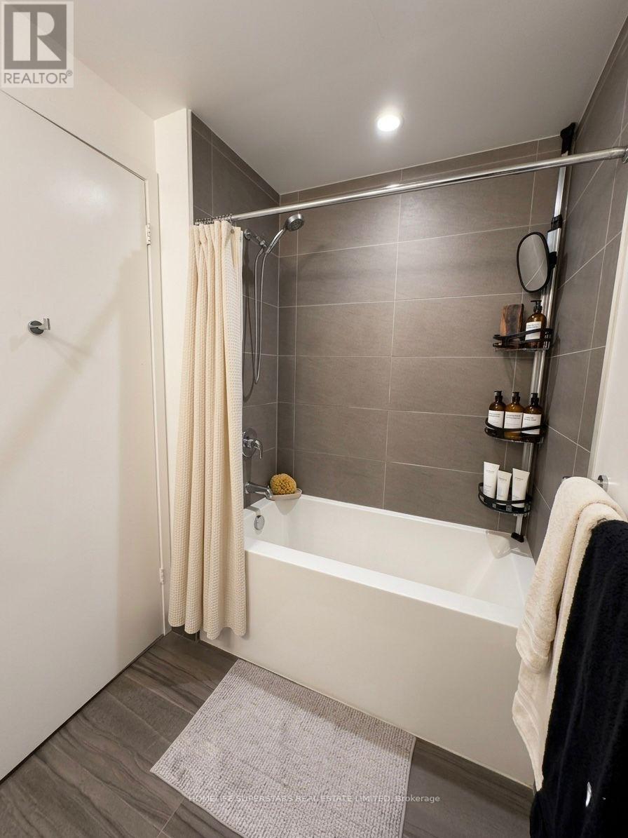 3801 - 5 Buttermill Avenue, Vaughan, Ontario  L4K 0J5 - Photo 12 - N12939214