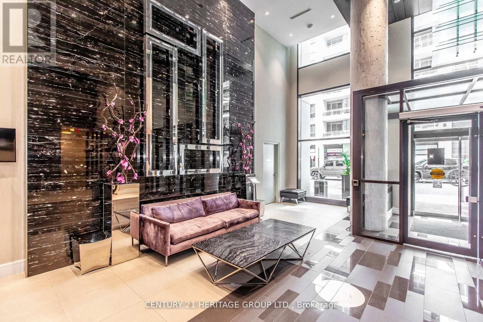 709 - 9199 Yonge Street, Richmond Hill (Langstaff), Ontario  L4C 1H7 - Photo 3 - N12939234