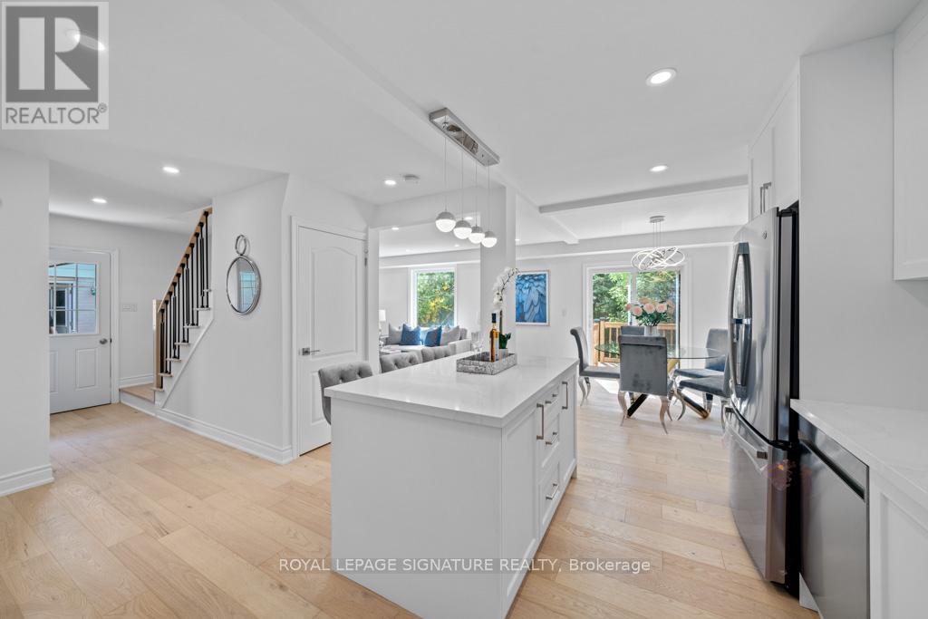 227 THOMS CRESCENT, Newmarket, Ontario