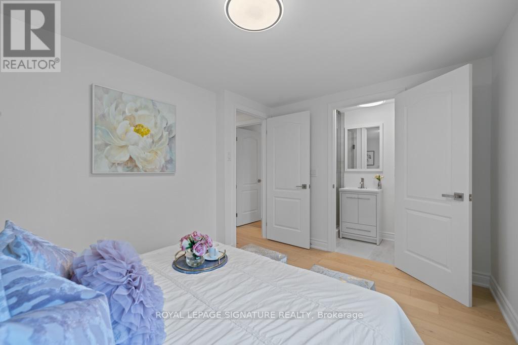 227 Thoms Crescent, Newmarket, Ontario  L3Y 1C9 - Photo 15 - N12939236