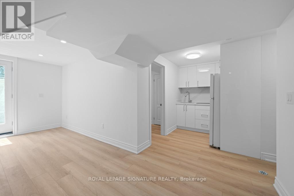 227 Thoms Crescent, Newmarket, Ontario  L3Y 1C9 - Photo 23 - N12939236