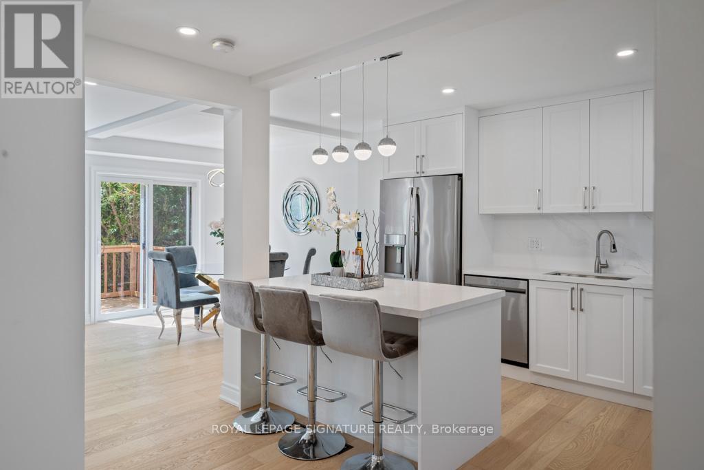 227 Thoms Crescent, Newmarket, Ontario  L3Y 1C9 - Photo 9 - N12939236