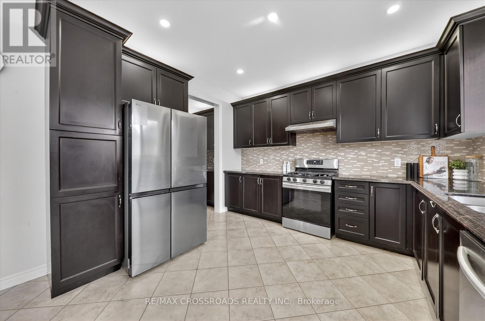 10 Sedore Street, Markham (Greensborough), Ontario  L6E 0K2 - Photo 17 - N12939244