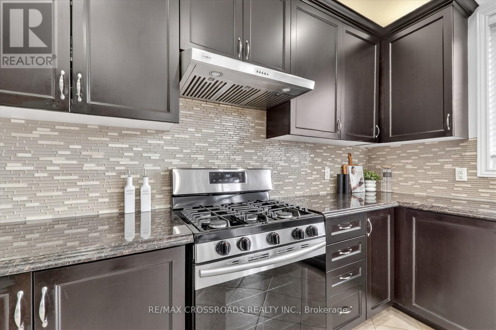 10 Sedore Street, Markham (Greensborough), Ontario  L6E 0K2 - Photo 19 - N12939244