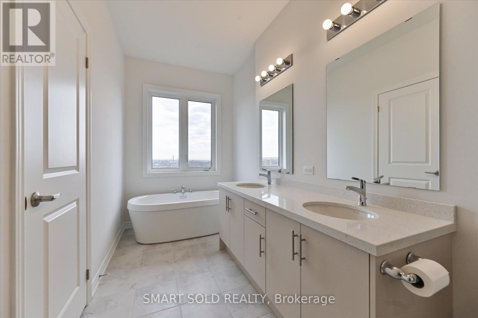 78 Tipp Drive, Richmond Hill, Ontario  L4E 1A2 - Photo 24 - N12939246