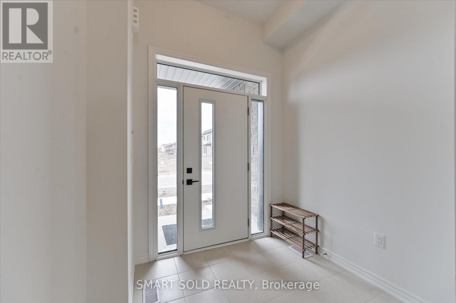 78 Tipp Drive, Richmond Hill, Ontario  L4E 1A2 - Photo 3 - N12939246