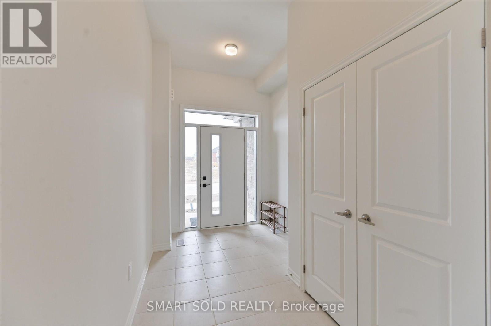 78 Tipp Drive, Richmond Hill, Ontario  L4E 1A2 - Photo 5 - N12939246