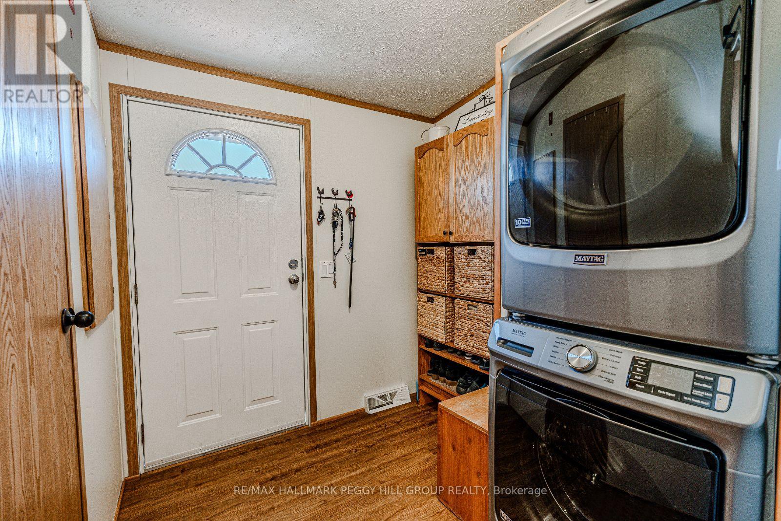 4100 Wesley Street, Severn, Ontario  L3V 0V4 - Photo 9 - S12939182