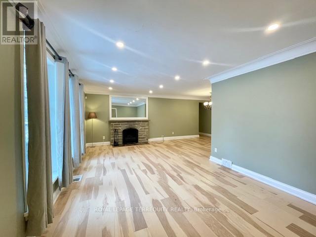 425 River Side Drive, Oakville, Ontario  L6K 3N6 - Photo 8 - W12810830