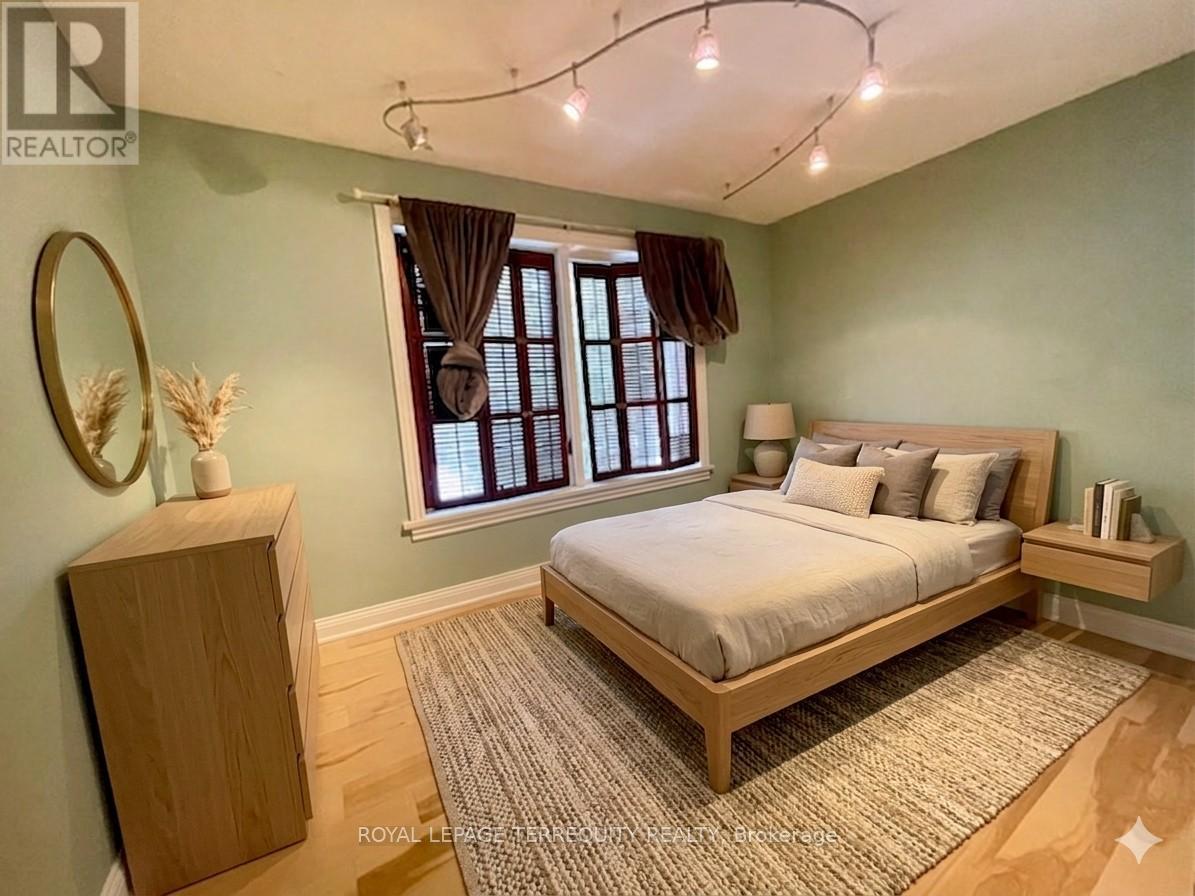 425 River Side Drive, Oakville, Ontario  L6K 3N6 - Photo 22 - W12810830