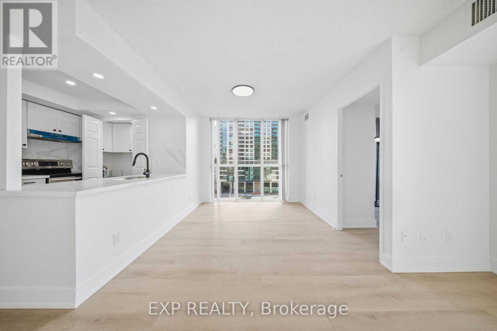 510 - 265 Enfield Place, Mississauga, Ontario  L5B 3Y7 - Photo 14 - W12938170