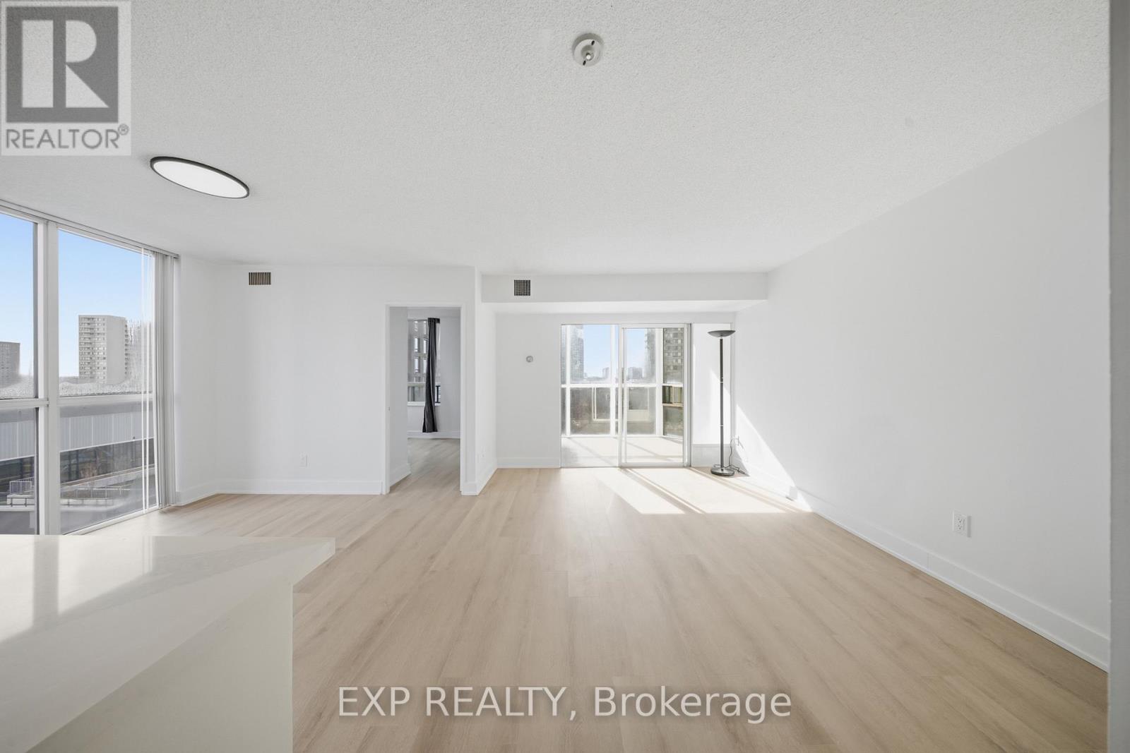 510 - 265 Enfield Place, Mississauga, Ontario  L5B 3Y7 - Photo 15 - W12938170