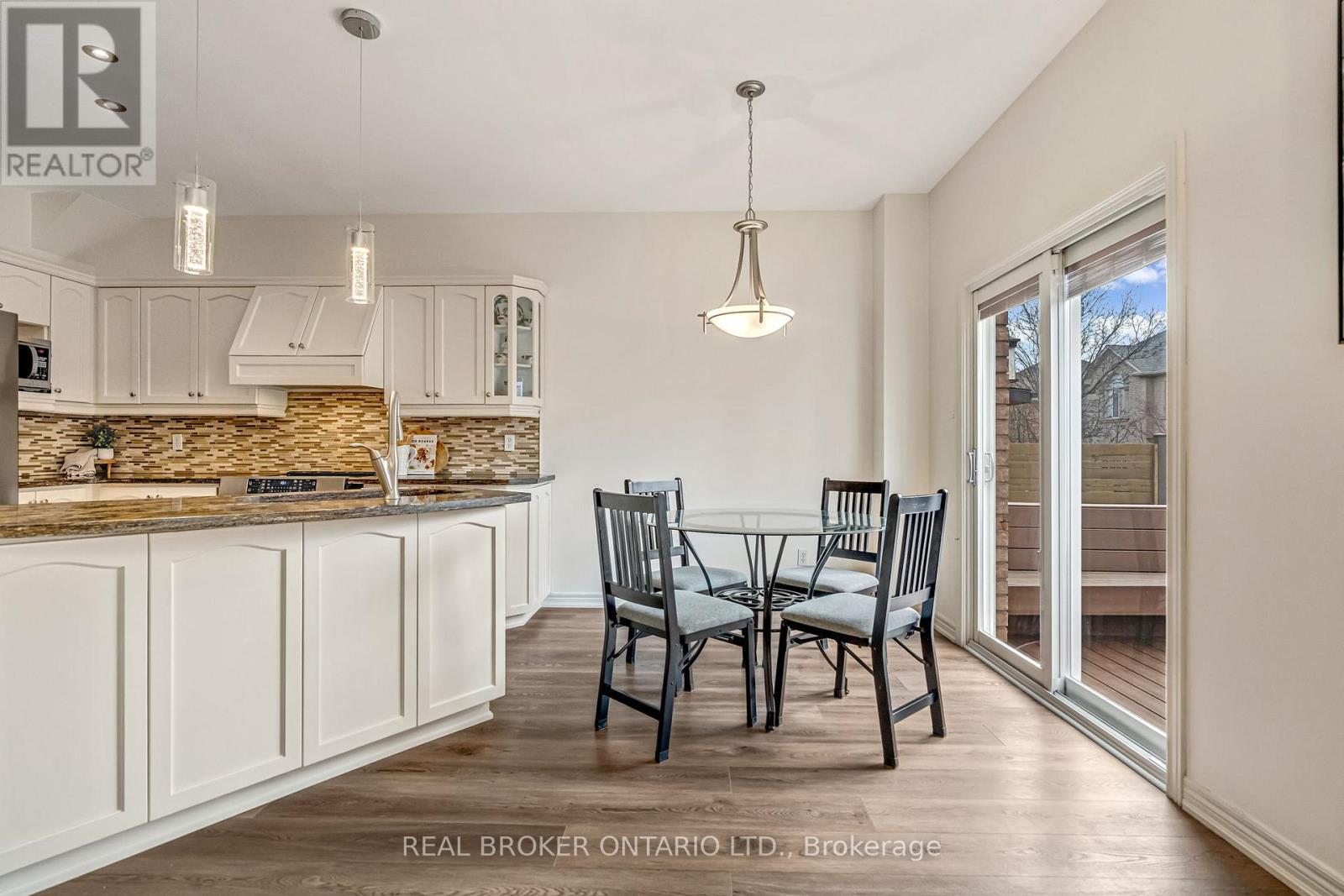 2423 Valley Heights Crescent, Oakville, Ontario  L6H 6X2 - Photo 15 - W12938964