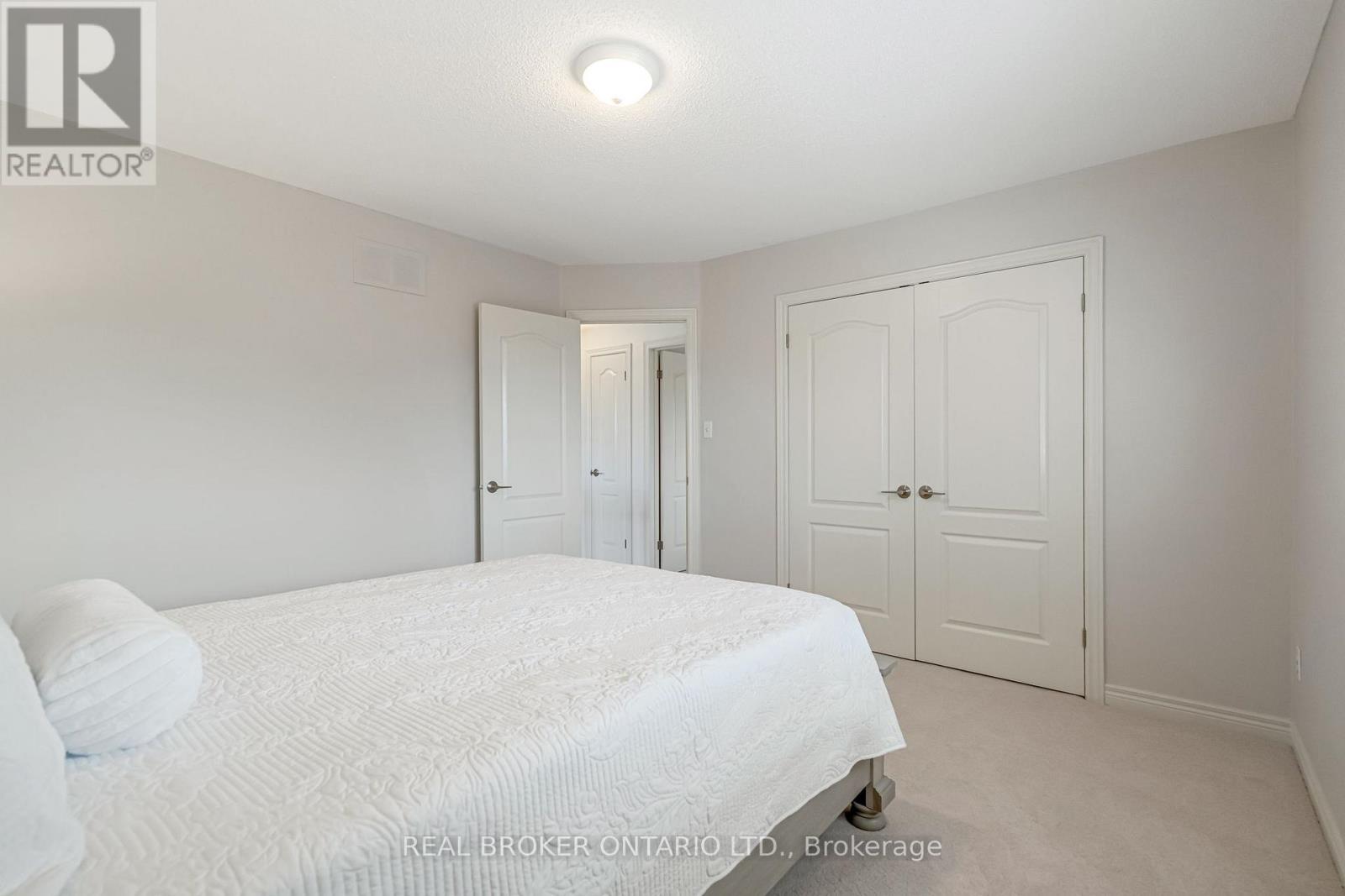 2423 Valley Heights Crescent, Oakville, Ontario  L6H 6X2 - Photo 21 - W12938964