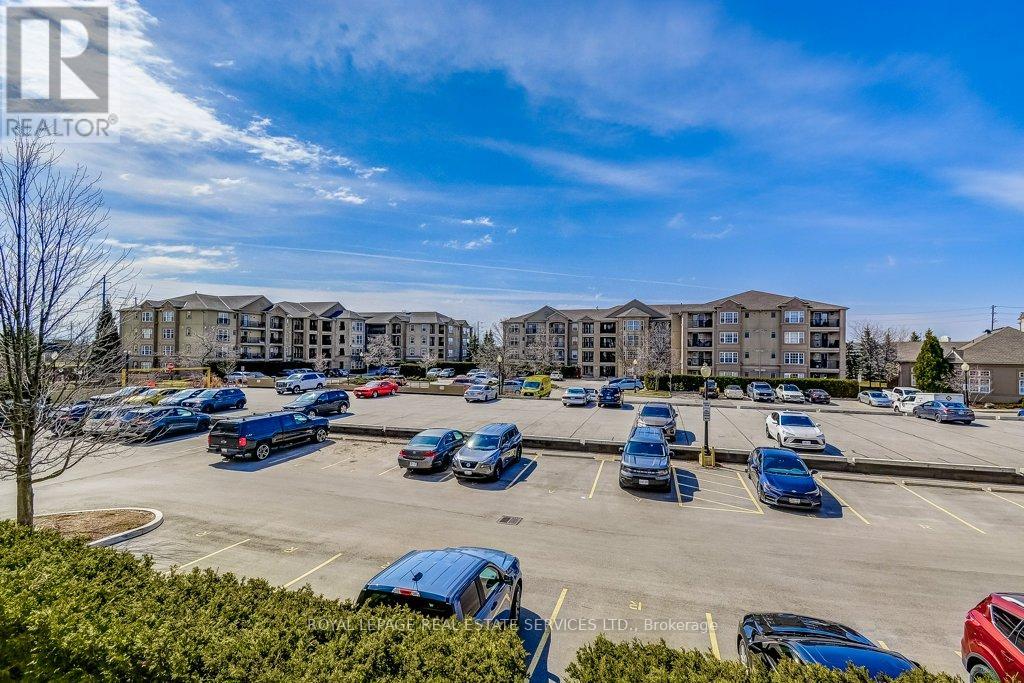 210 - 2065 Appleby Line, Burlington, Ontario  L7L 7H2 - Photo 3 - W12938968