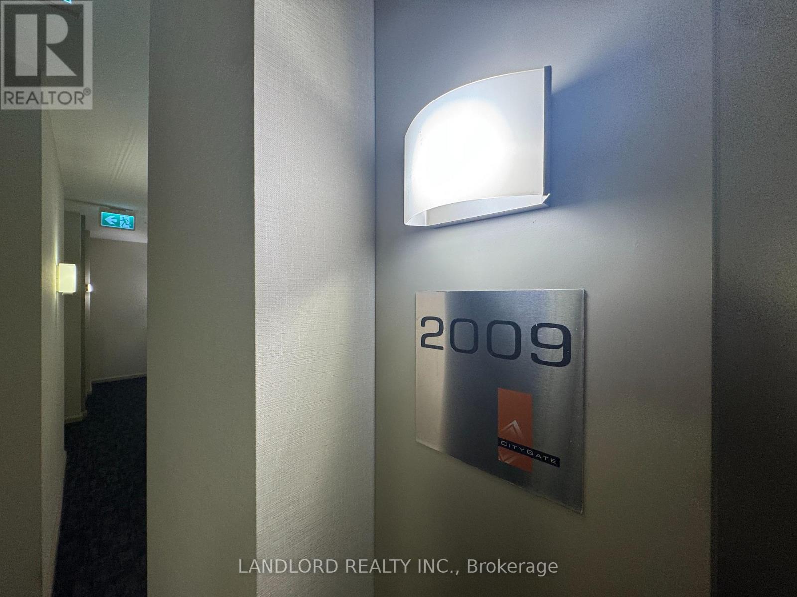 2009 - 220 BURHAMTHORPE ROAD W, Mississauga, Ontario