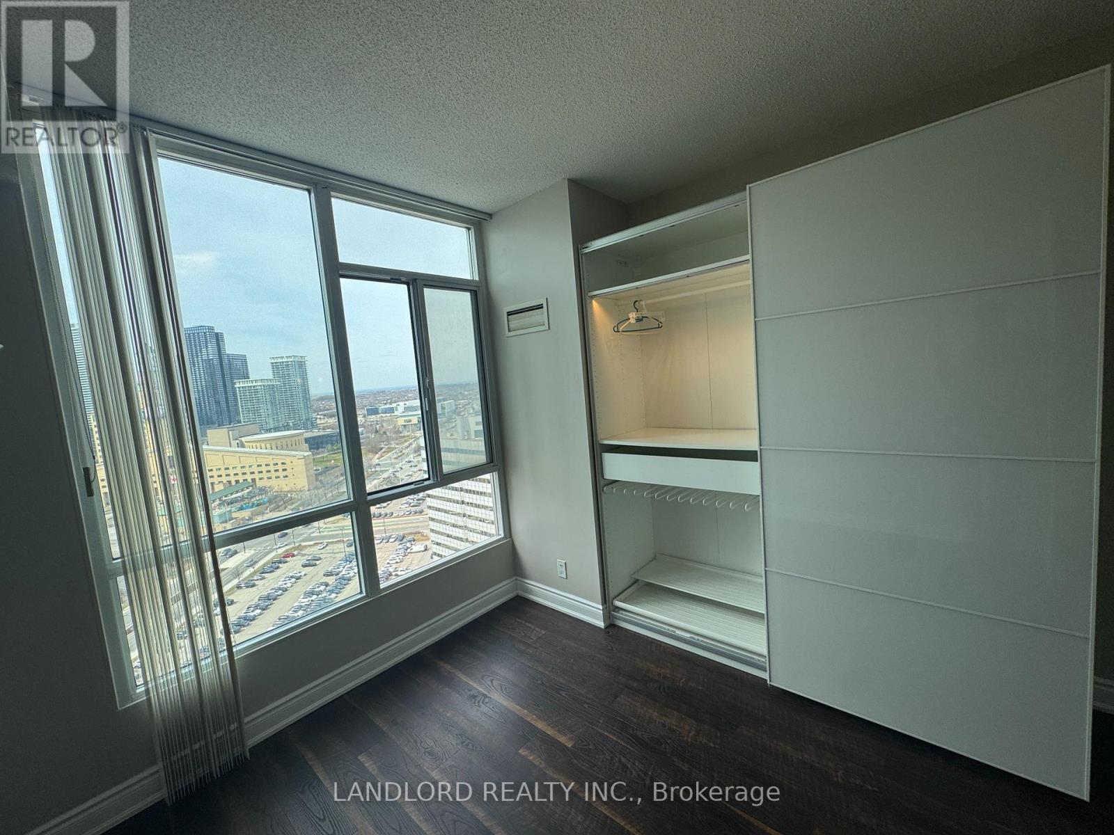 2009 - 220 Burhamthorpe Road W, Mississauga, Ontario  L5B 4N4 - Photo 17 - W12939018