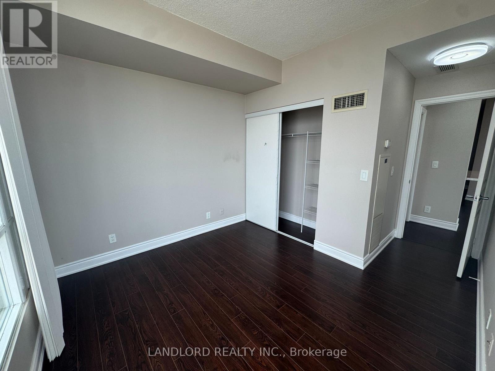 2009 - 220 Burhamthorpe Road W, Mississauga, Ontario  L5B 4N4 - Photo 22 - W12939018