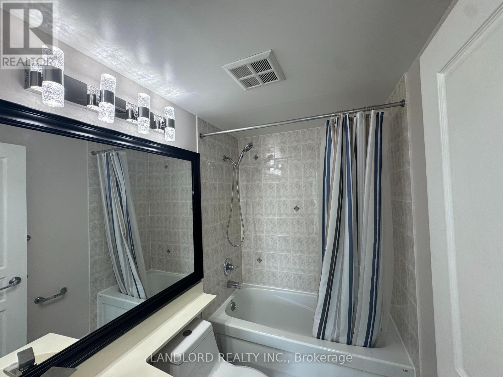 2009 - 220 Burhamthorpe Road W, Mississauga, Ontario  L5B 4N4 - Photo 24 - W12939018