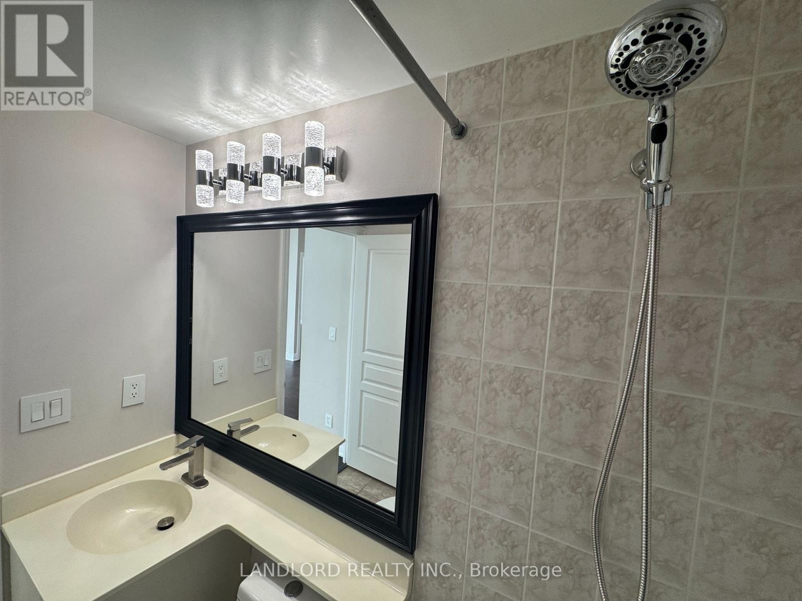 2009 - 220 Burhamthorpe Road W, Mississauga, Ontario  L5B 4N4 - Photo 25 - W12939018