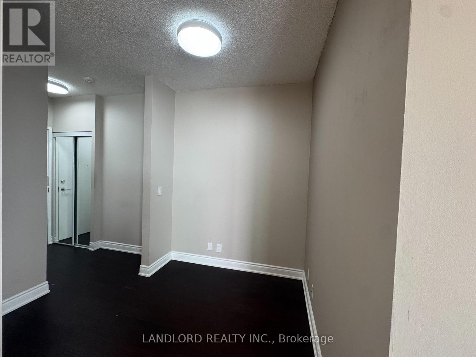 2009 - 220 Burhamthorpe Road W, Mississauga, Ontario  L5B 4N4 - Photo 26 - W12939018