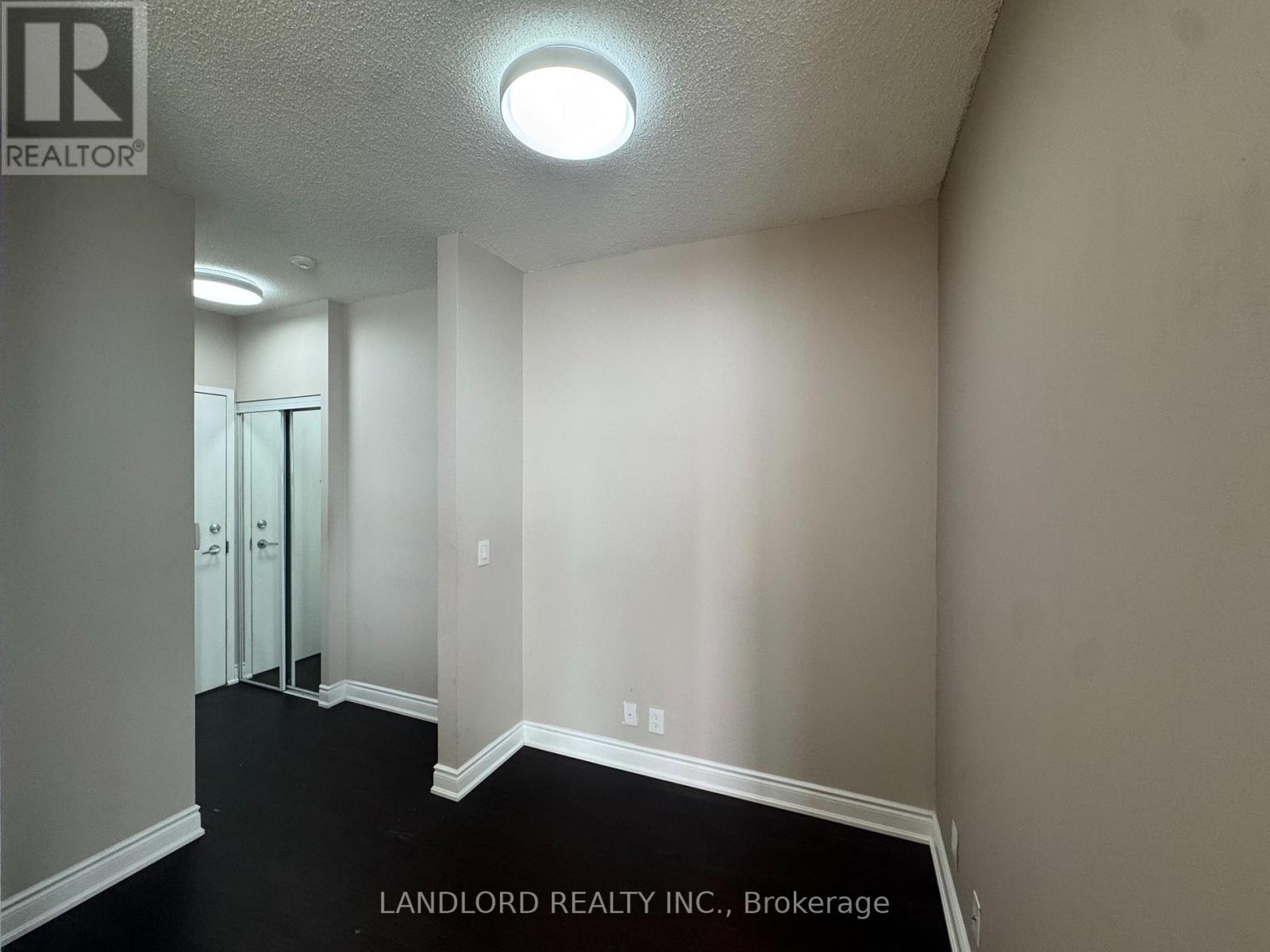 2009 - 220 Burhamthorpe Road W, Mississauga, Ontario  L5B 4N4 - Photo 27 - W12939018