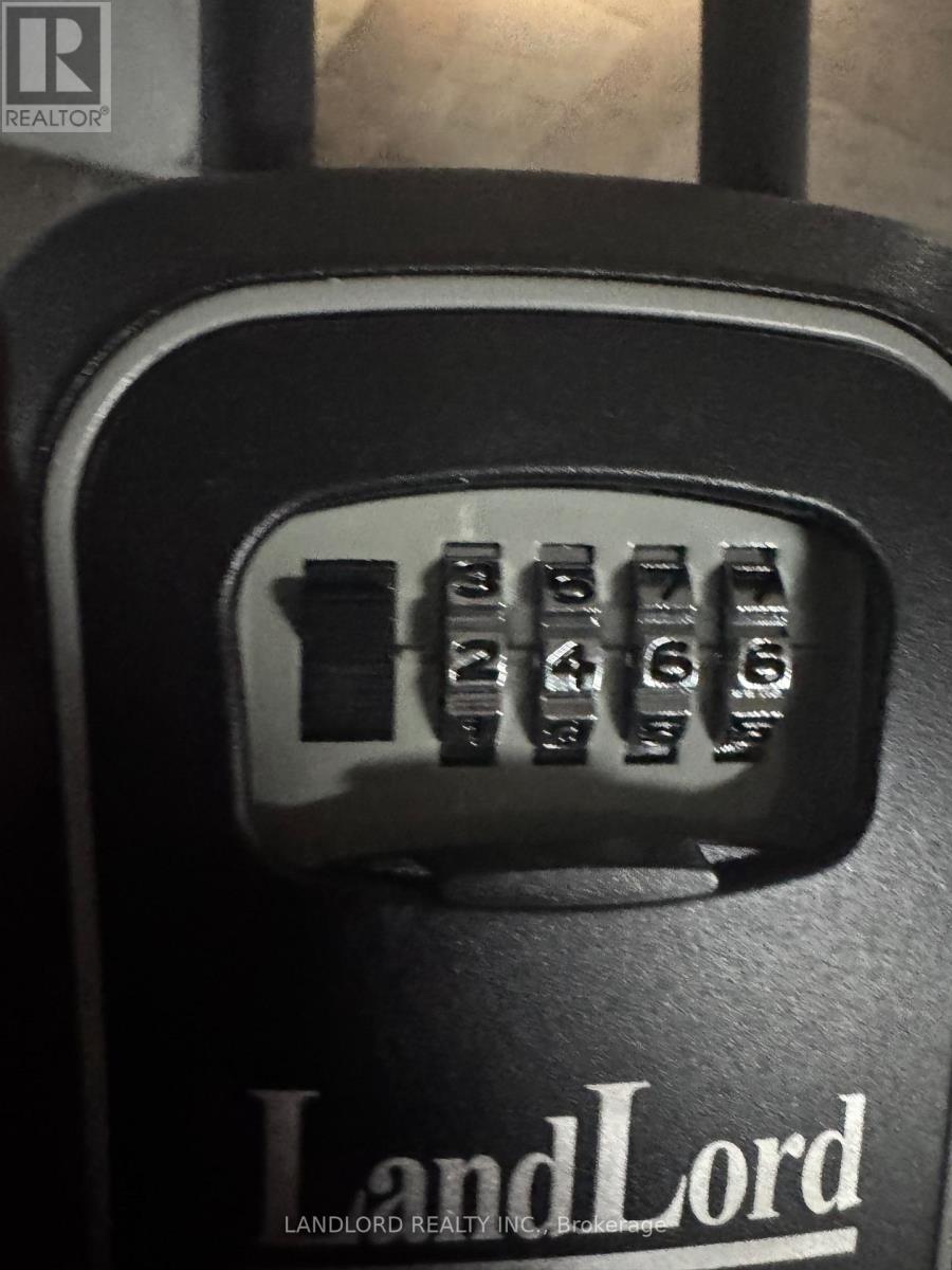 2009 - 220 Burhamthorpe Road W, Mississauga, Ontario  L5B 4N4 - Photo 35 - W12939018