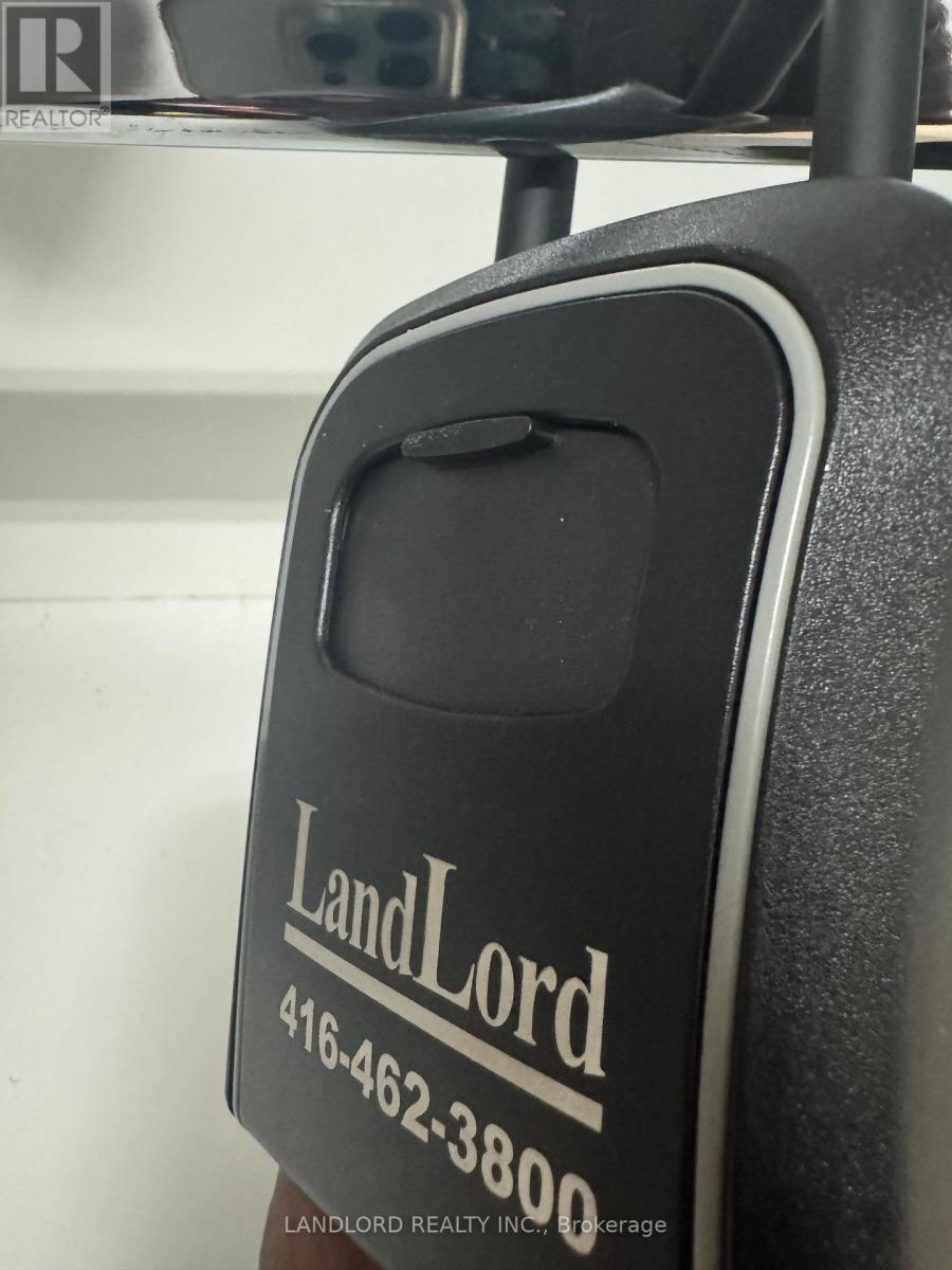 2009 - 220 Burhamthorpe Road W, Mississauga, Ontario  L5B 4N4 - Photo 36 - W12939018