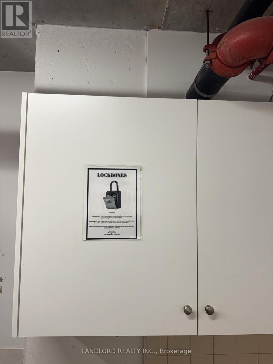 2009 - 220 Burhamthorpe Road W, Mississauga, Ontario  L5B 4N4 - Photo 38 - W12939018