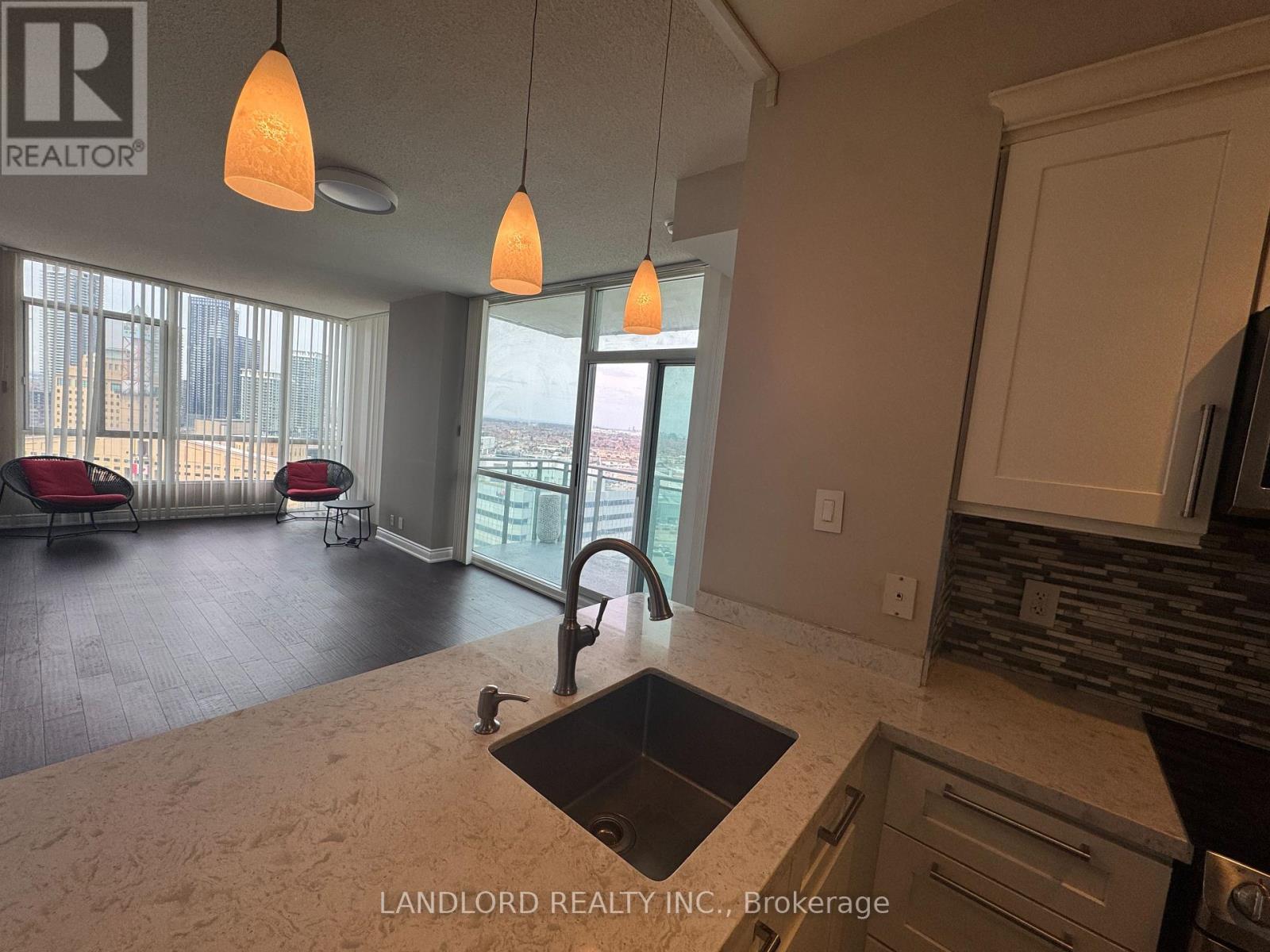 2009 - 220 Burhamthorpe Road W, Mississauga, Ontario  L5B 4N4 - Photo 6 - W12939018