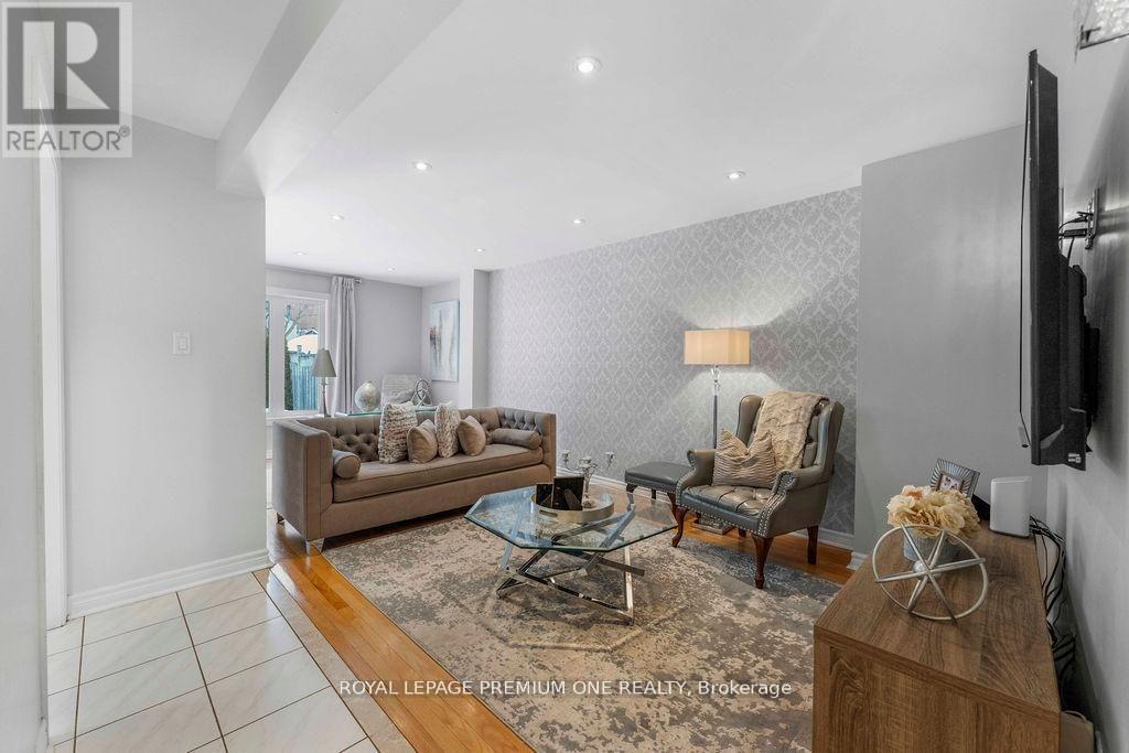 99 Senator Way, Caledon, Ontario  L7S 2S6 - Photo 5 - W12939028