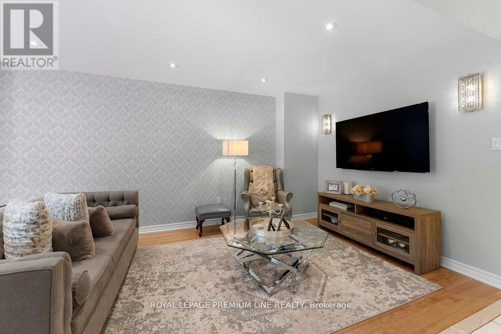 99 Senator Way, Caledon, Ontario  L7S 2S6 - Photo 6 - W12939028