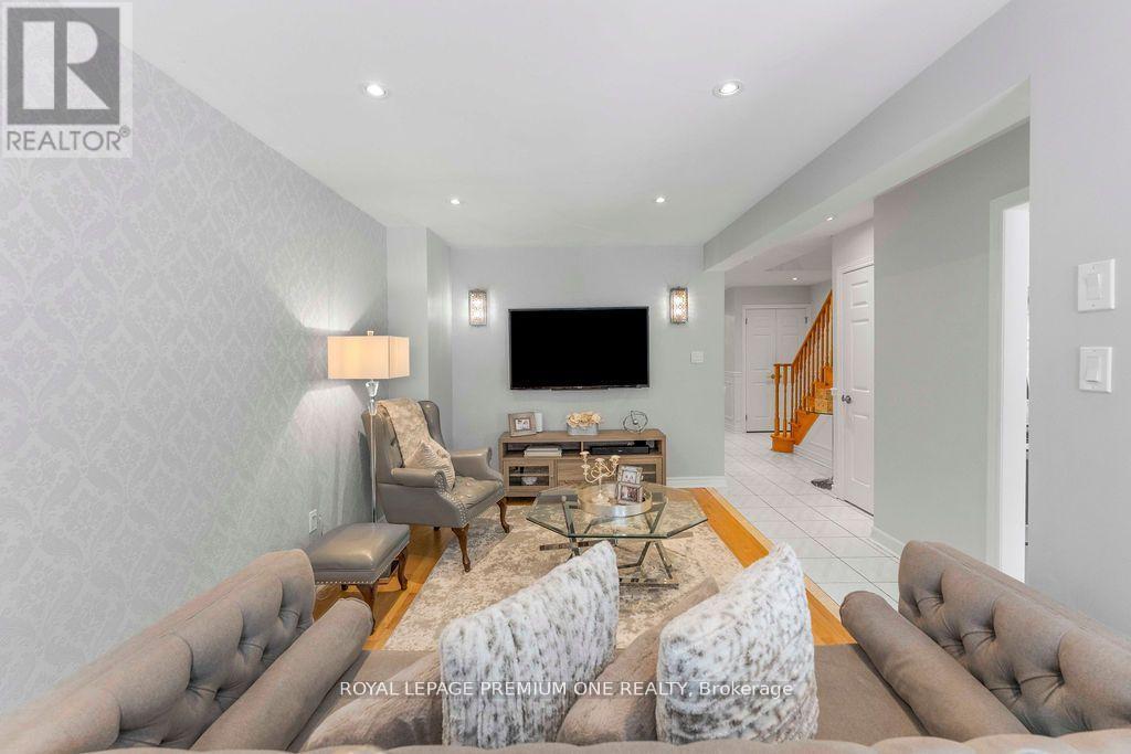 99 Senator Way, Caledon, Ontario  L7S 2S6 - Photo 7 - W12939028