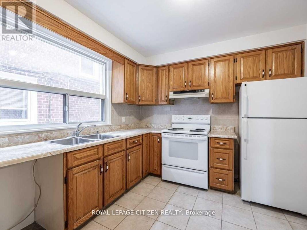 2 - 17 Bayliss Avenue, Toronto, Ontario  M6N 4P2 - Photo 7 - W12939034