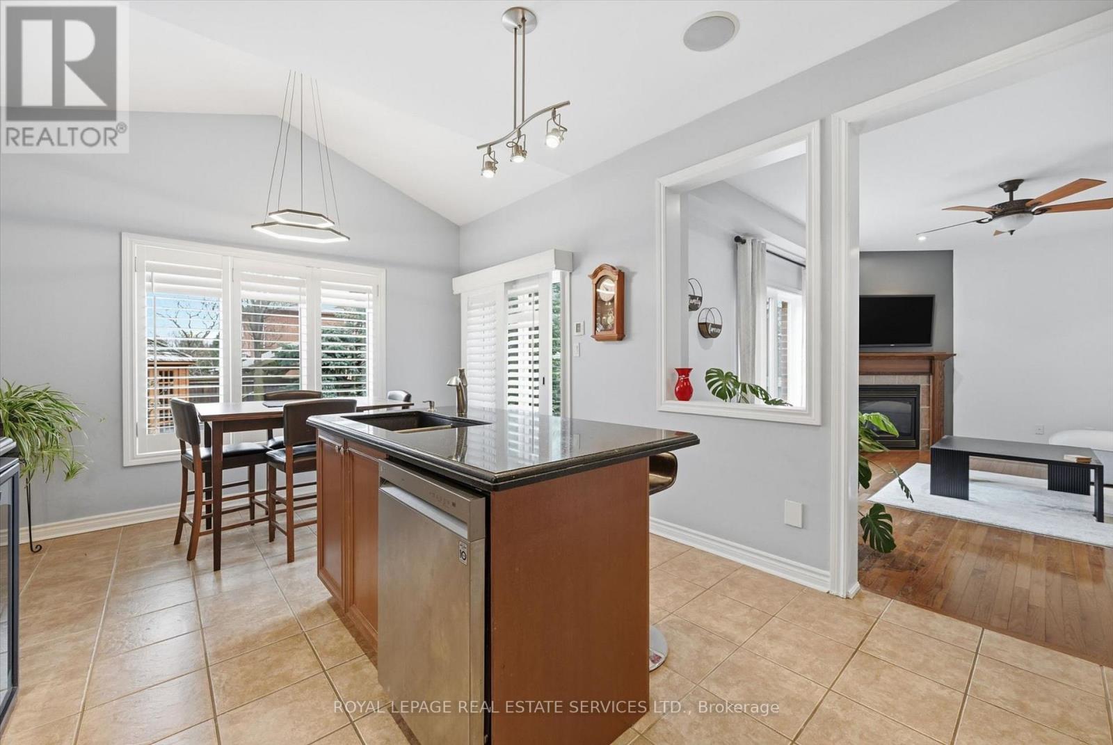 2170 Brookhaven Crescent, Oakville, Ontario  L6M 5B8 - Photo 11 - W12939036