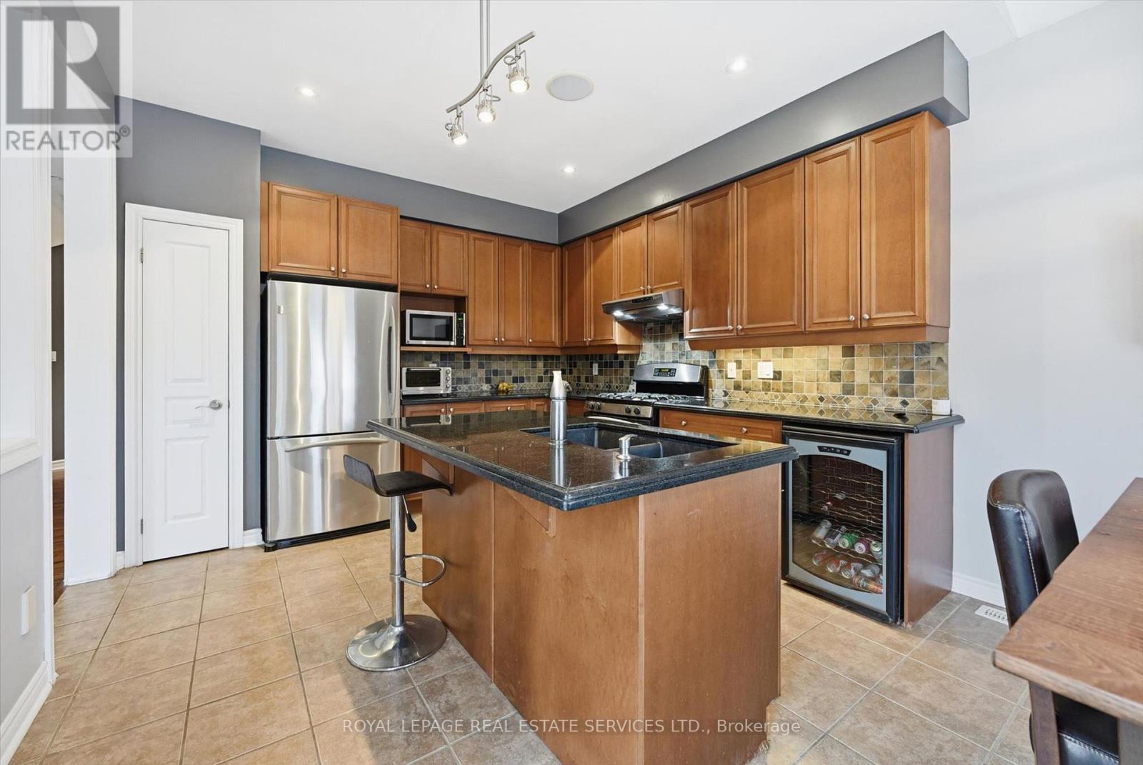 2170 Brookhaven Crescent, Oakville, Ontario  L6M 5B8 - Photo 12 - W12939036