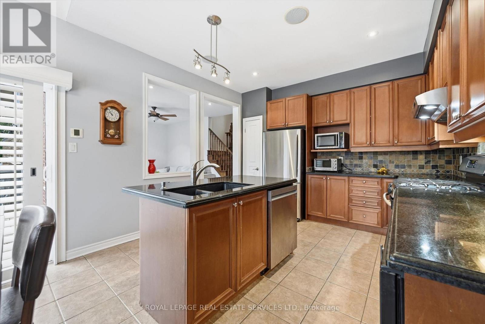 2170 Brookhaven Crescent, Oakville, Ontario  L6M 5B8 - Photo 13 - W12939036