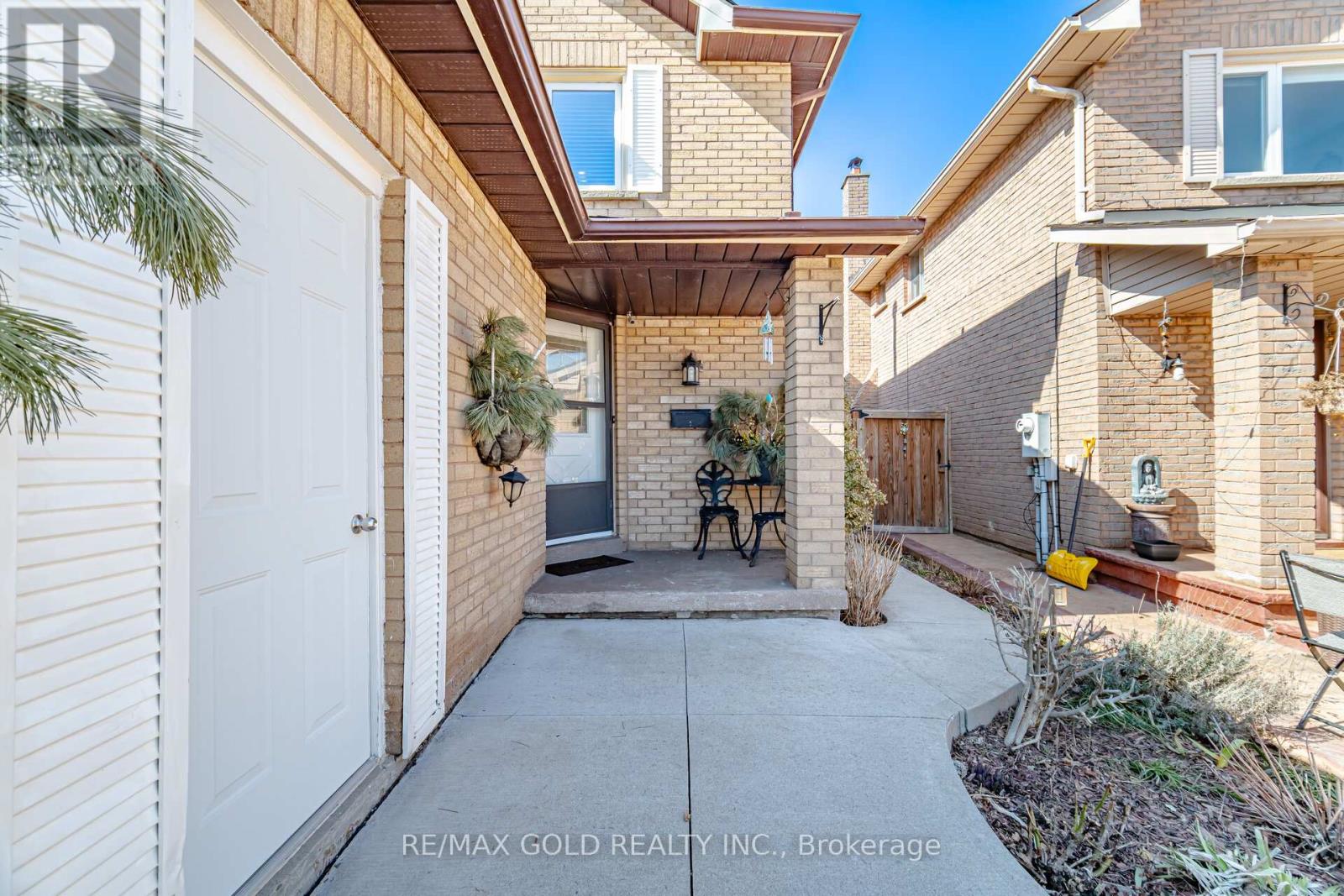 66 Cheviot Crescent, Brampton, Ontario  L6Z 4G7 - Photo 3 - W12939062