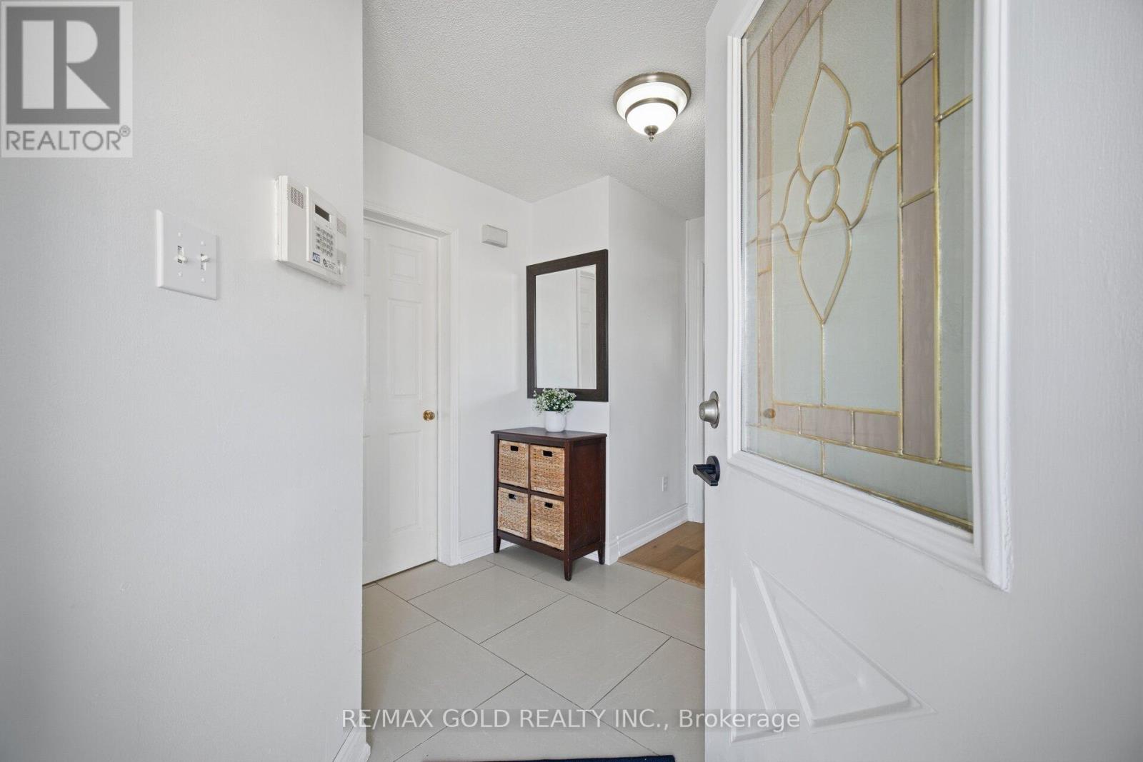 66 Cheviot Crescent, Brampton, Ontario  L6Z 4G7 - Photo 5 - W12939062